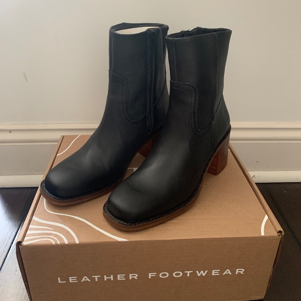 NWB Patina/Portland Leather “Oslow” Ankle Boot, Black, Size 6.5
